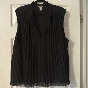 H&M sleeveless flowy tunic style top
